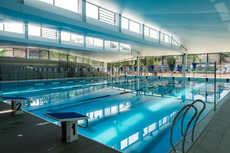 Bassin de 25m et plots